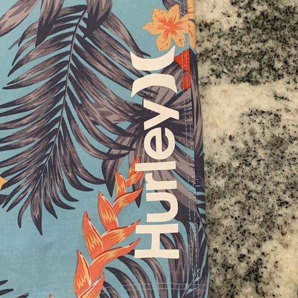 Old Navy size 32, Hurley size 32 - Picture 9 of 16